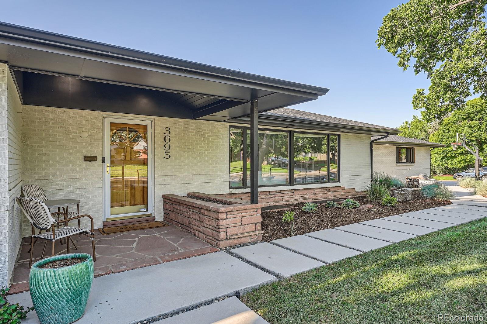 3695 E Dartmouth Avenue, denver MLS: 1568892 Beds: 4 Baths: 4 Price: $1,999,000