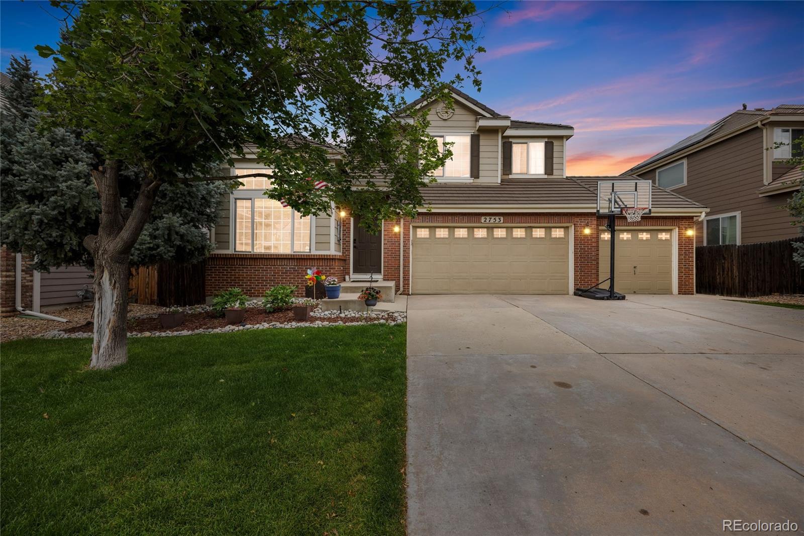 2753 E 139th Drive, thornton MLS: 2451549 Beds: 4 Baths: 4 Price: $635,000