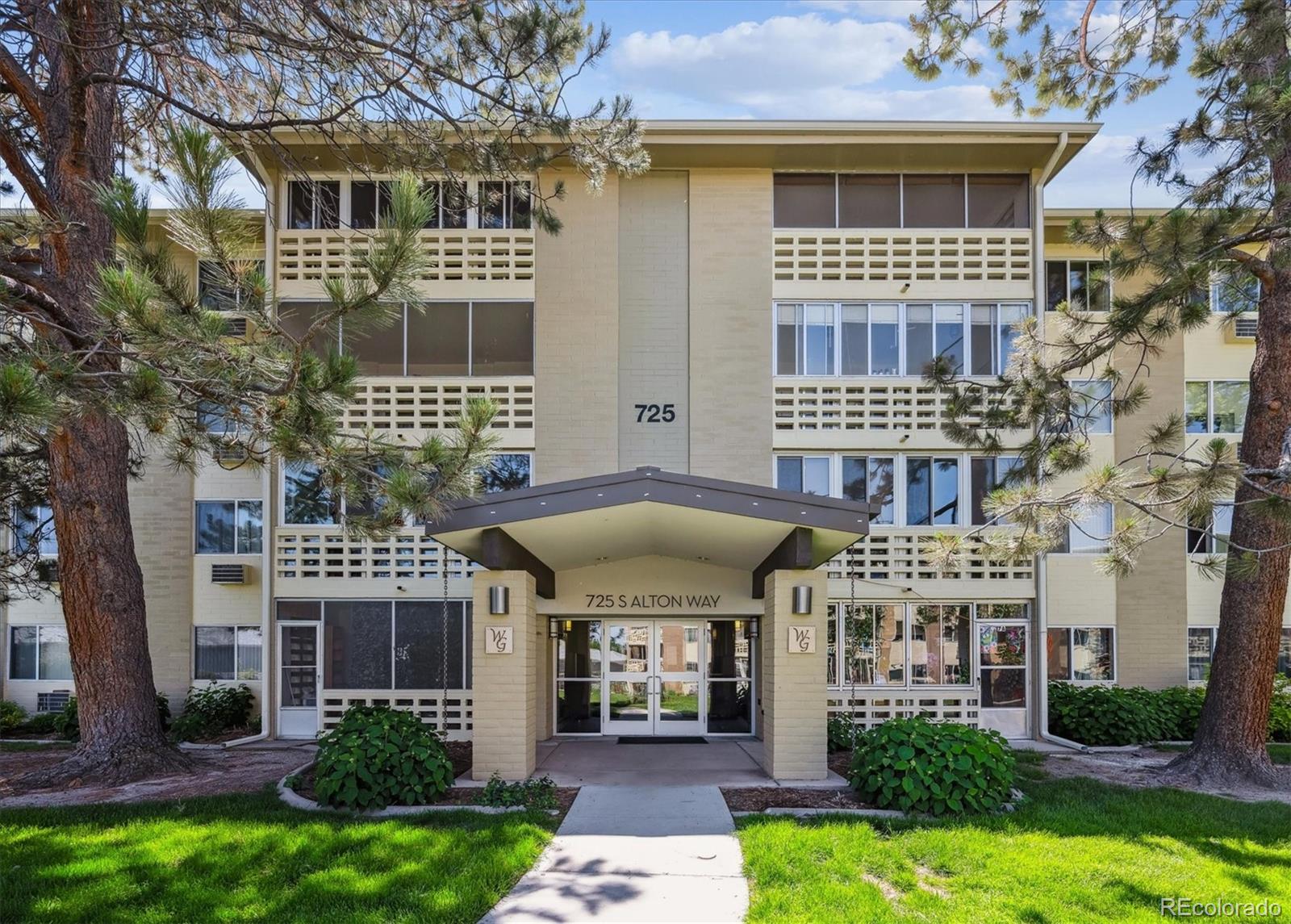 725 S Alton Way 7D, Denver  MLS: 5740084 Beds: 2 Baths: 2 Price: $239,000