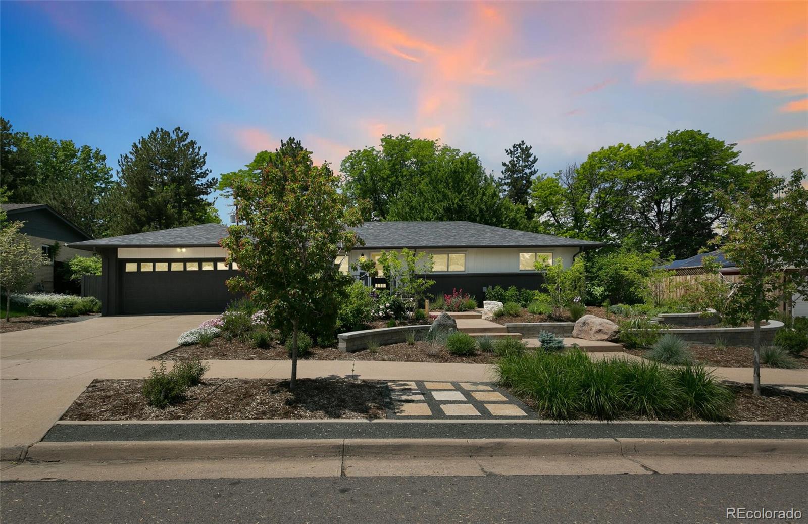 3519 S Holly Street, denver MLS: 1996658 Beds: 5 Baths: 3 Price: $995,000