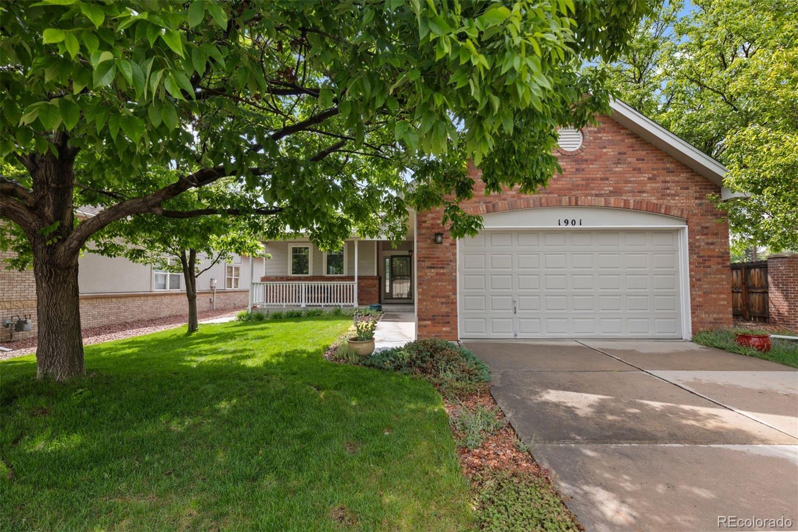 1901 S Union Place, lakewood MLS: 4725917 Beds: 4 Baths: 3 Price: $825,000