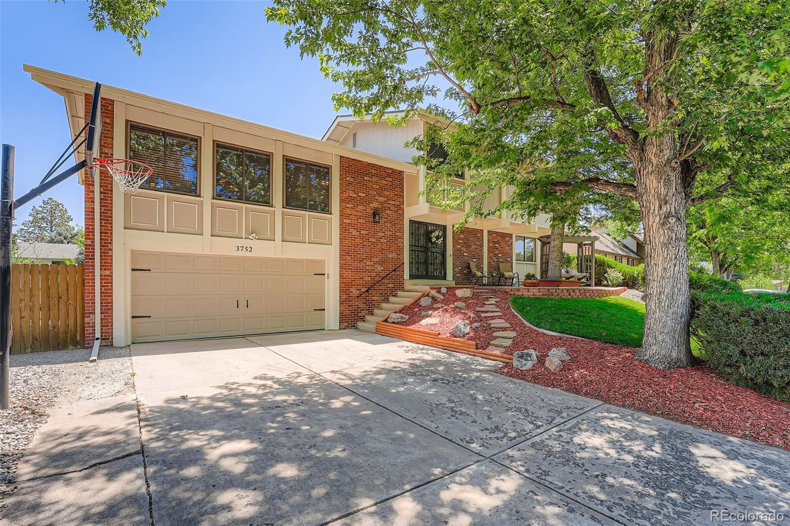 3752 S Helena Way, aurora MLS: 5573435 Beds: 4 Baths: 3 Price: $610,000