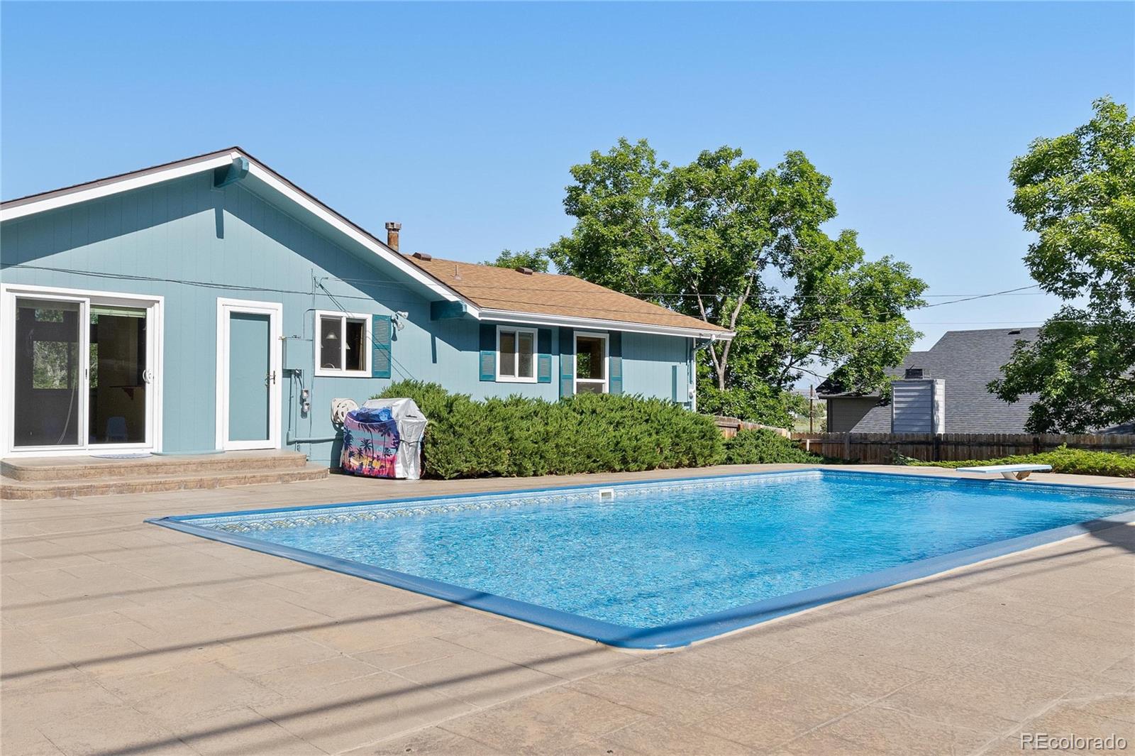 310 S Alkire Street, lakewood MLS: 2293928 Beds: 3 Baths: 3 Price: $750,000