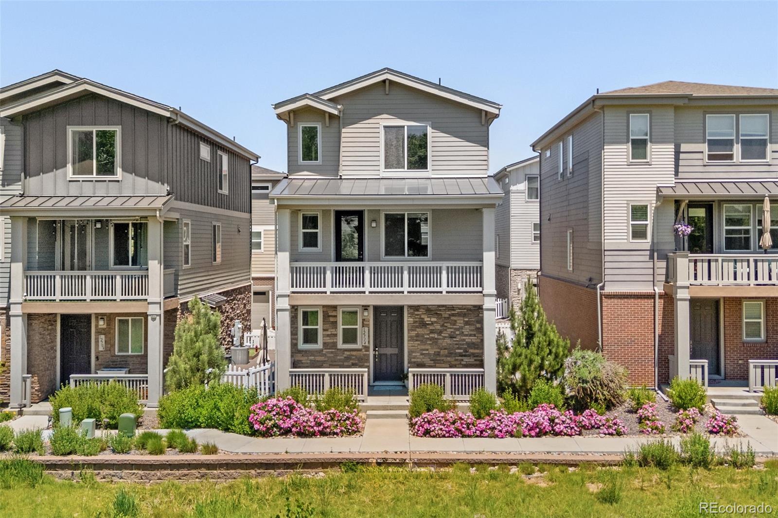 12714 E Dickenson Avenue, aurora MLS: 1747772 Beds: 2 Baths: 3 Price: $485,000