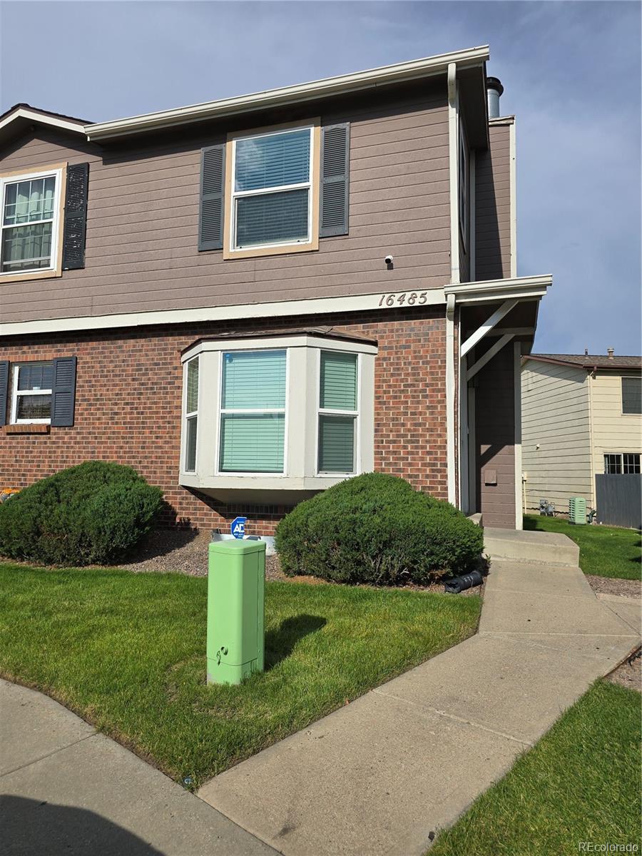 16485 E 17th Place, aurora MLS: 4239260 Beds: 4 Baths: 3 Price: $349,000