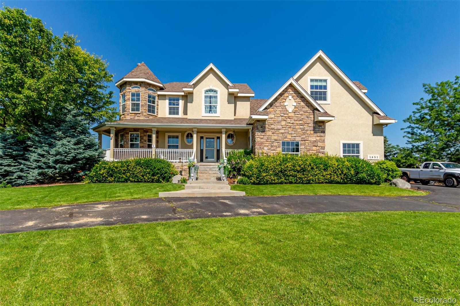 1451  Red Fox Circle, severance MLS: 9448645 Beds: 4 Baths: 4 Price: $925,000