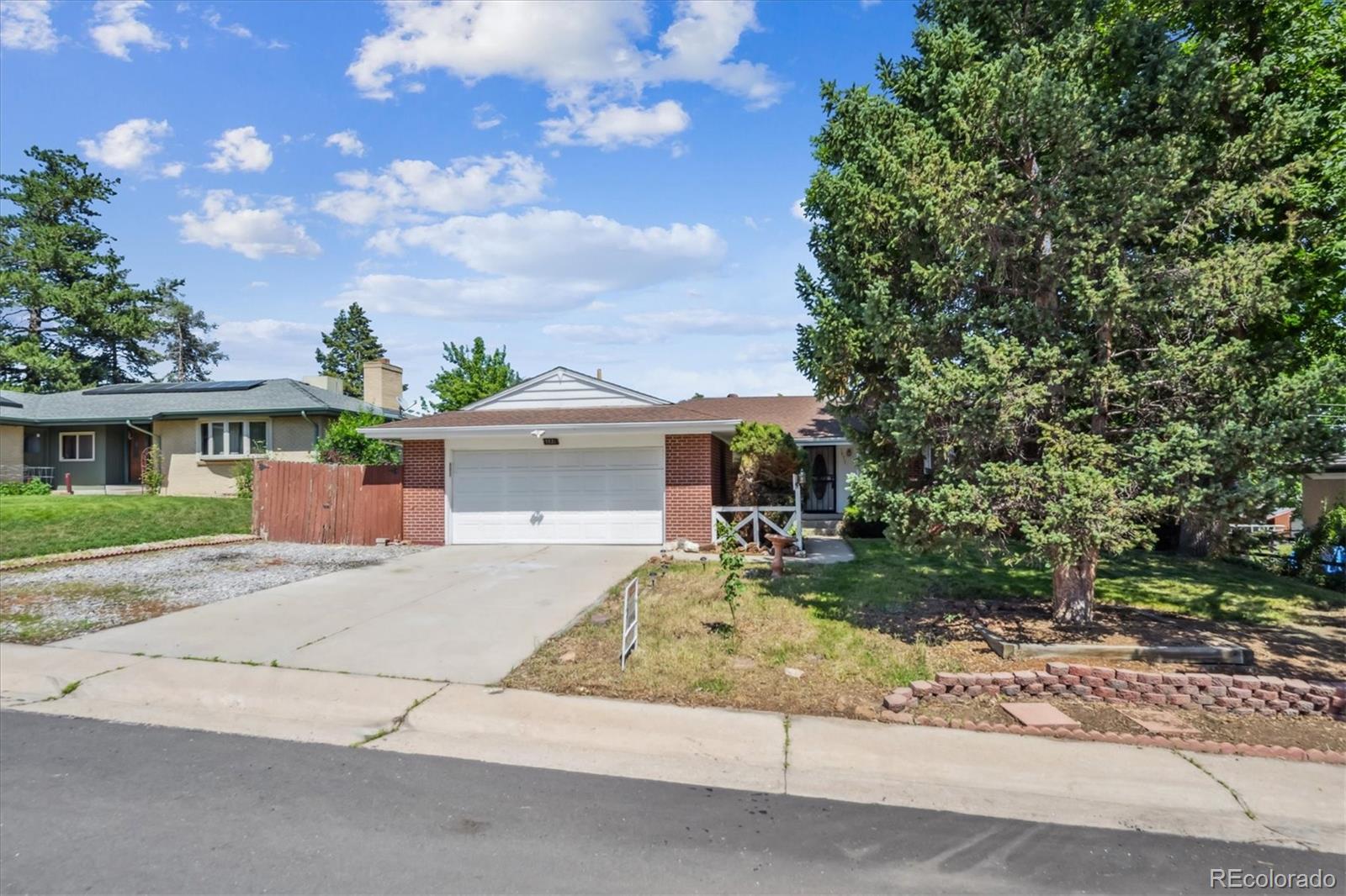 3871 W Saratoga Avenue, littleton MLS: 4232369 Beds: 4 Baths: 3 Price: $564,900