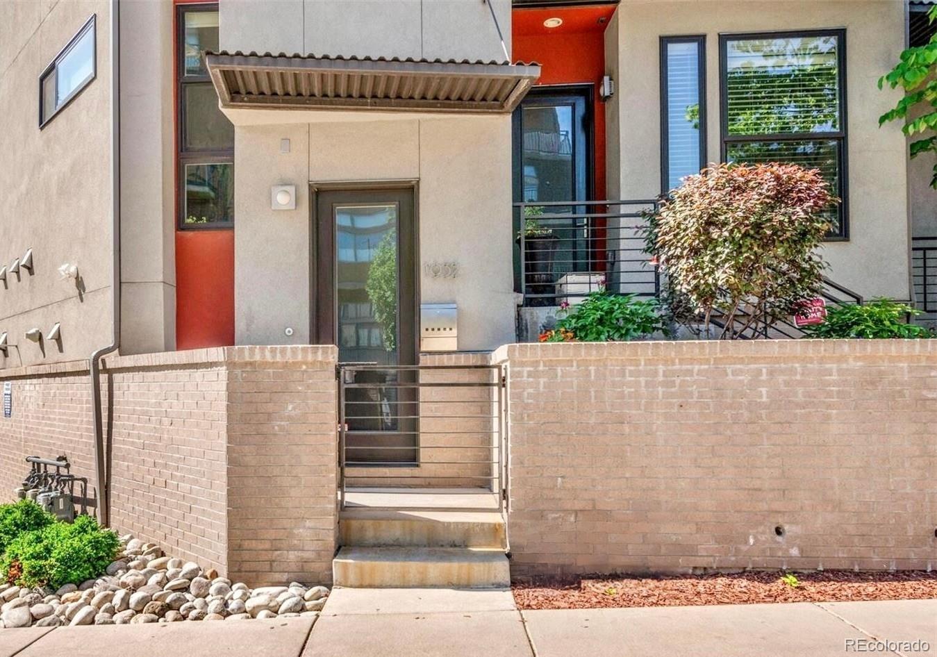 1932 W 32nd Avenue, denver MLS: 7813599 Beds: 2 Baths: 3 Price: $885,000