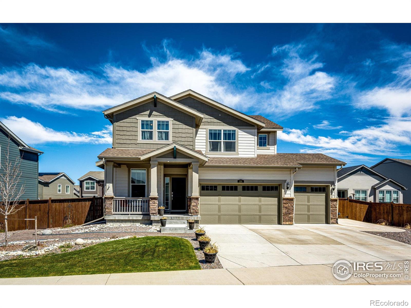 1191  Horsetail Loop, elizabeth MLS: 4567891036345 Beds: 4 Baths: 3 Price: $615,000