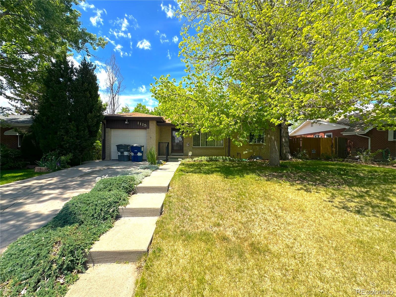1115 S Harlan Street, lakewood MLS: 9899024 Beds: 4 Baths: 2 Price: $469,750
