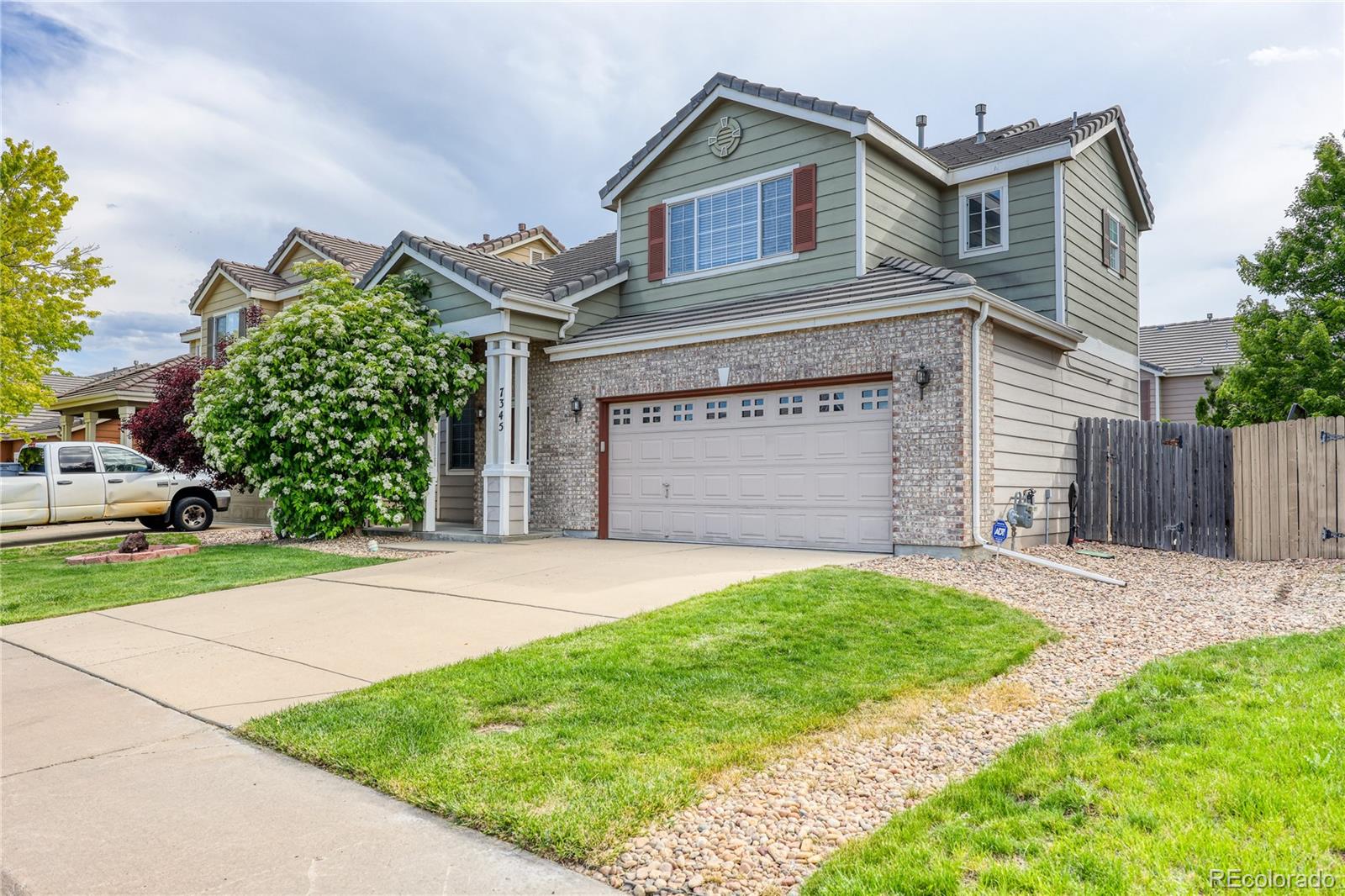 7345 S Nucla Street, aurora MLS: 4387695 Beds: 3 Baths: 3 Price: $525,000