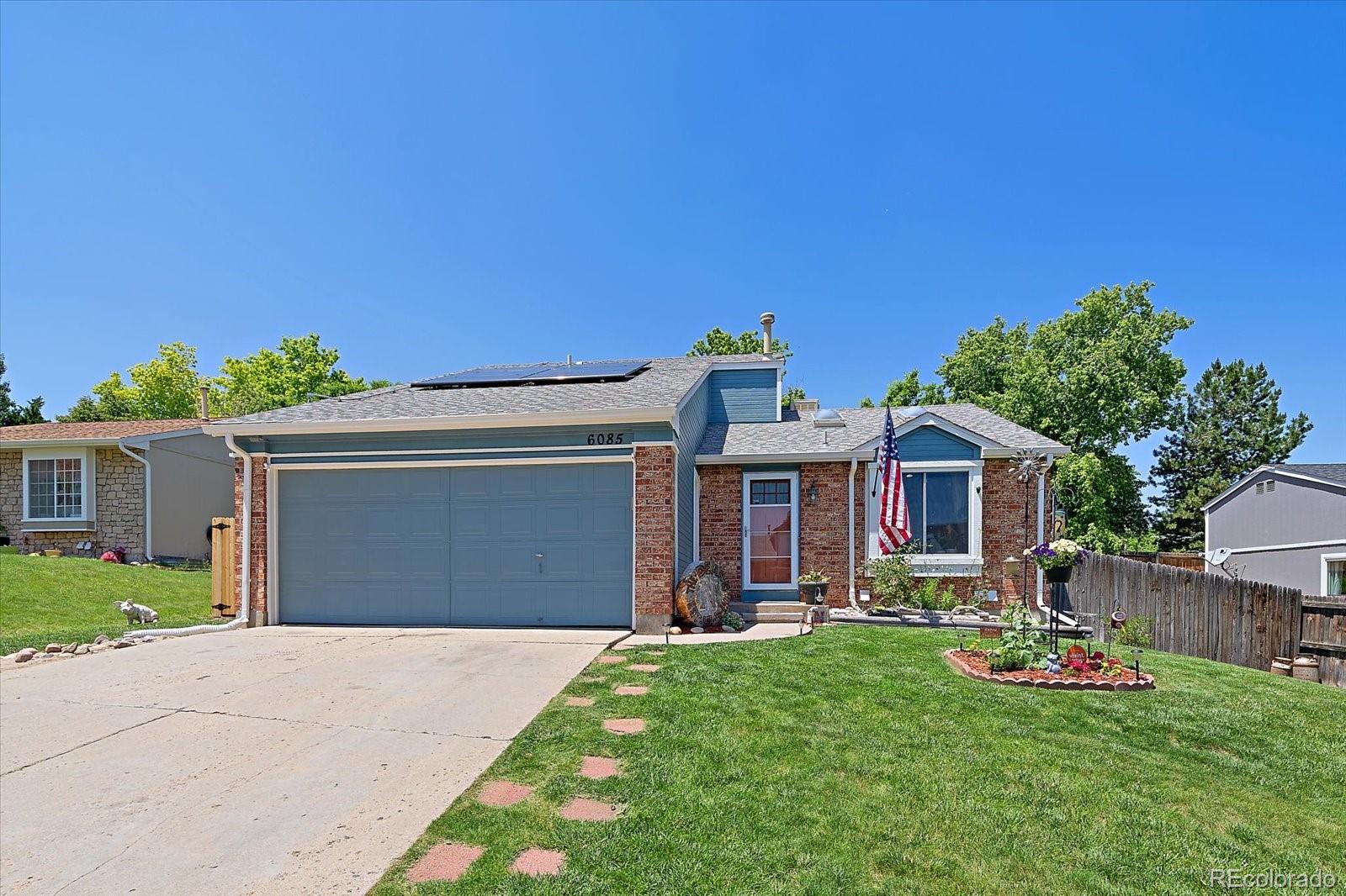 6085 S Parfet Street, littleton MLS: 3268598 Beds: 4 Baths: 2 Price: $585,000