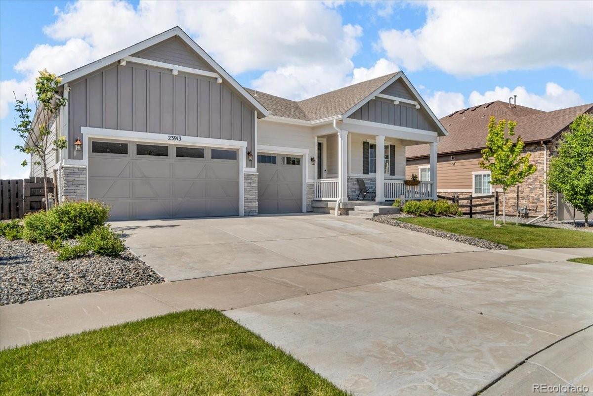23913 E Swallow Circle, aurora MLS: 6154515 Beds: 3 Baths: 4 Price: $810,000