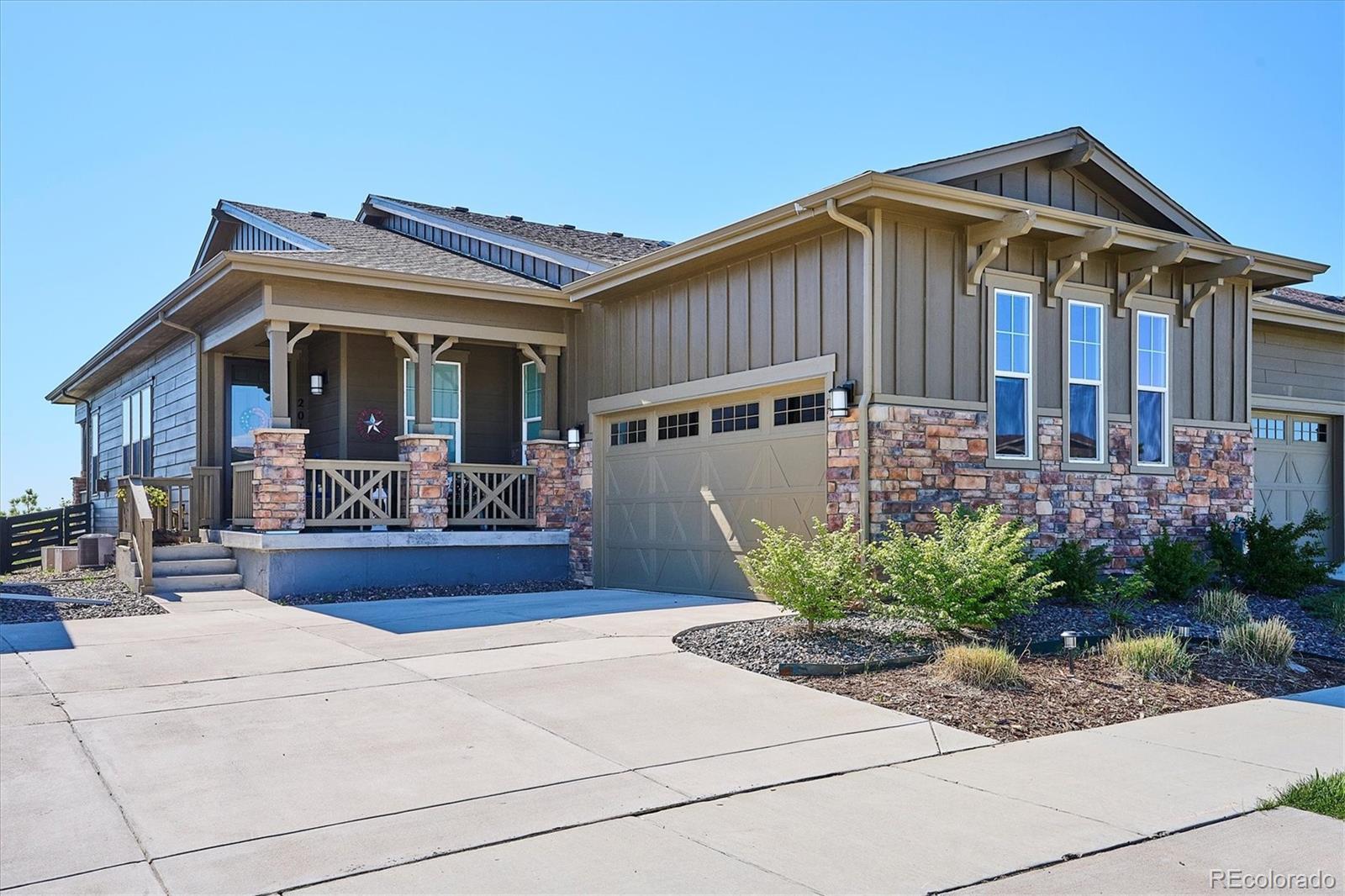 2012  Sagerock Drive, castle pines MLS: 2904619 Beds: 3 Baths: 2 Price: $750,000
