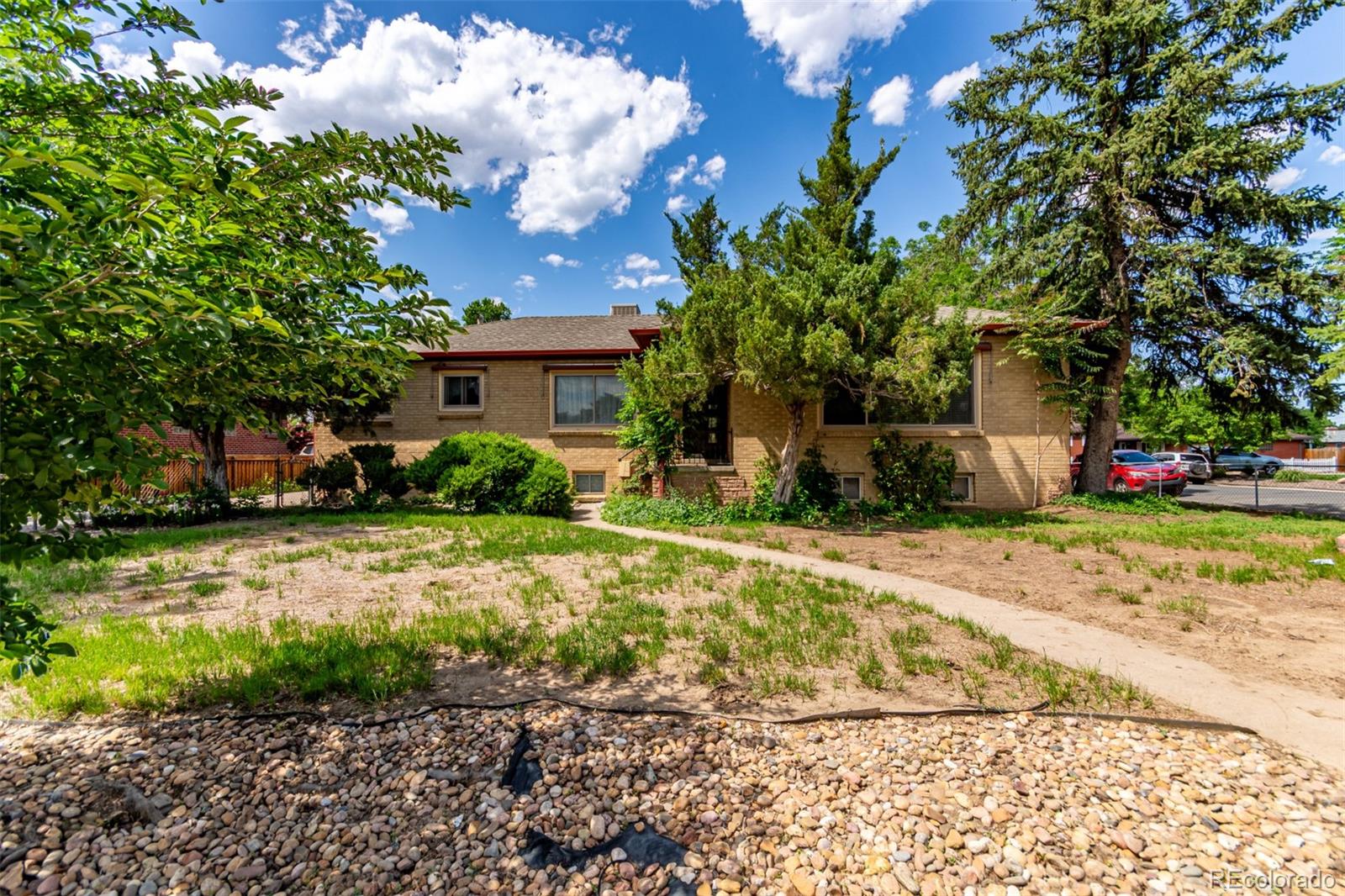 10841  Montview Boulevard, aurora MLS: 6566736 Beds: 5 Baths: 2 Price: $525,000