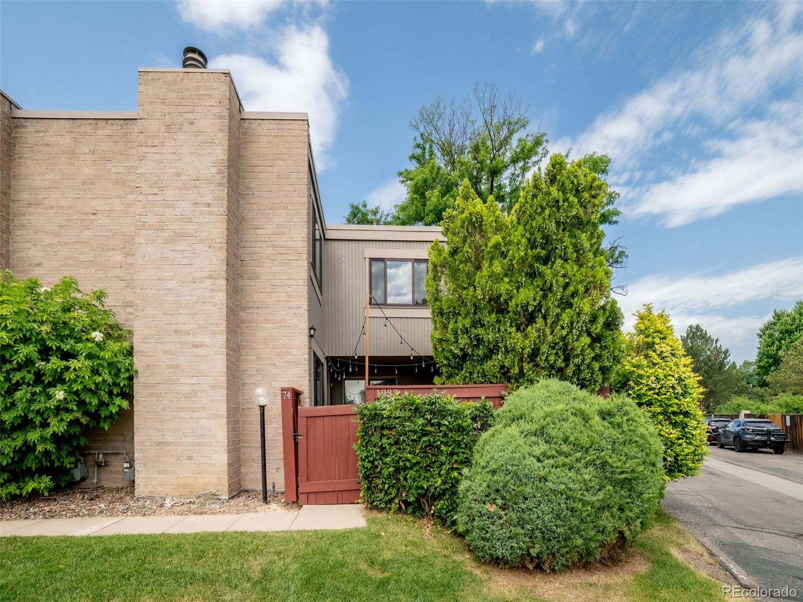 1233 S Yosemite Way, denver MLS: 6526547 Beds: 2 Baths: 2 Price: $345,000