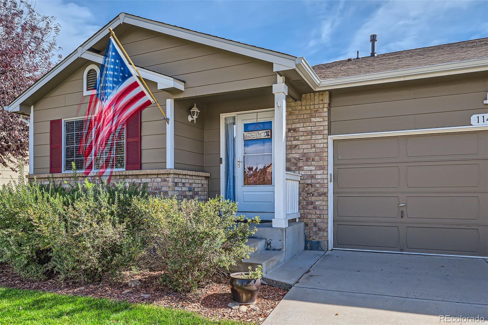 11462  Iola Street, commerce city MLS: 3599370 Beds: 4 Baths: 3 Price: $535,000