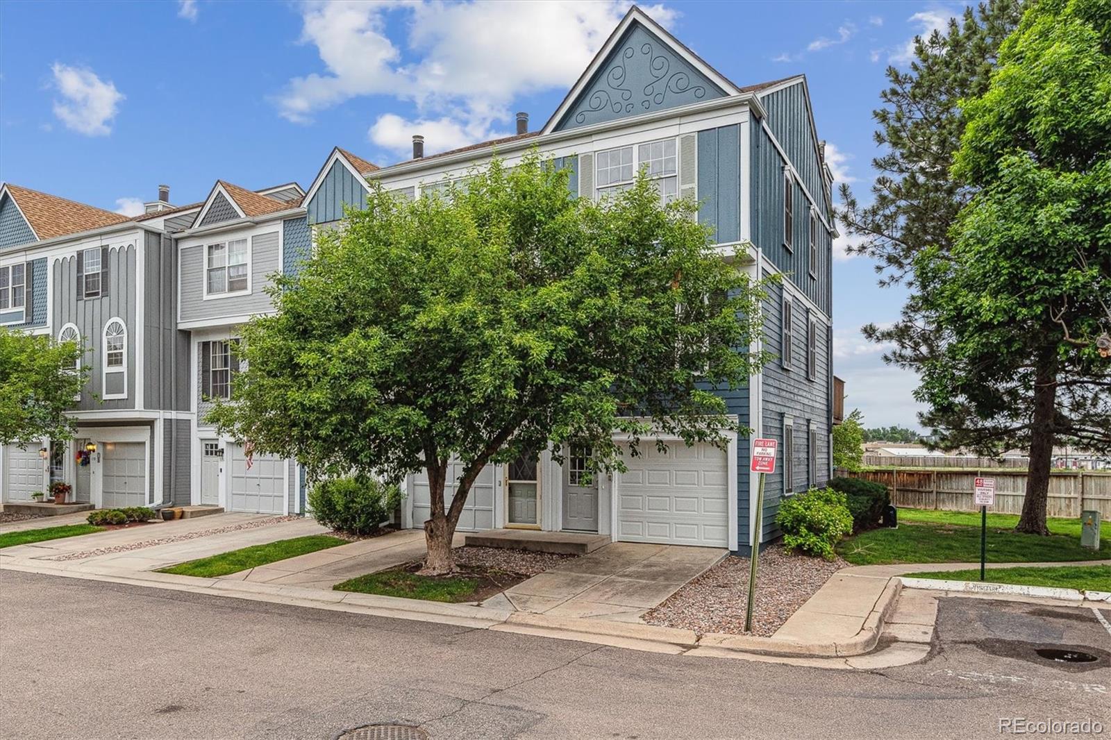 1699 S Trenton Street, denver MLS: 3085149 Beds: 2 Baths: 1 Price: $329,900