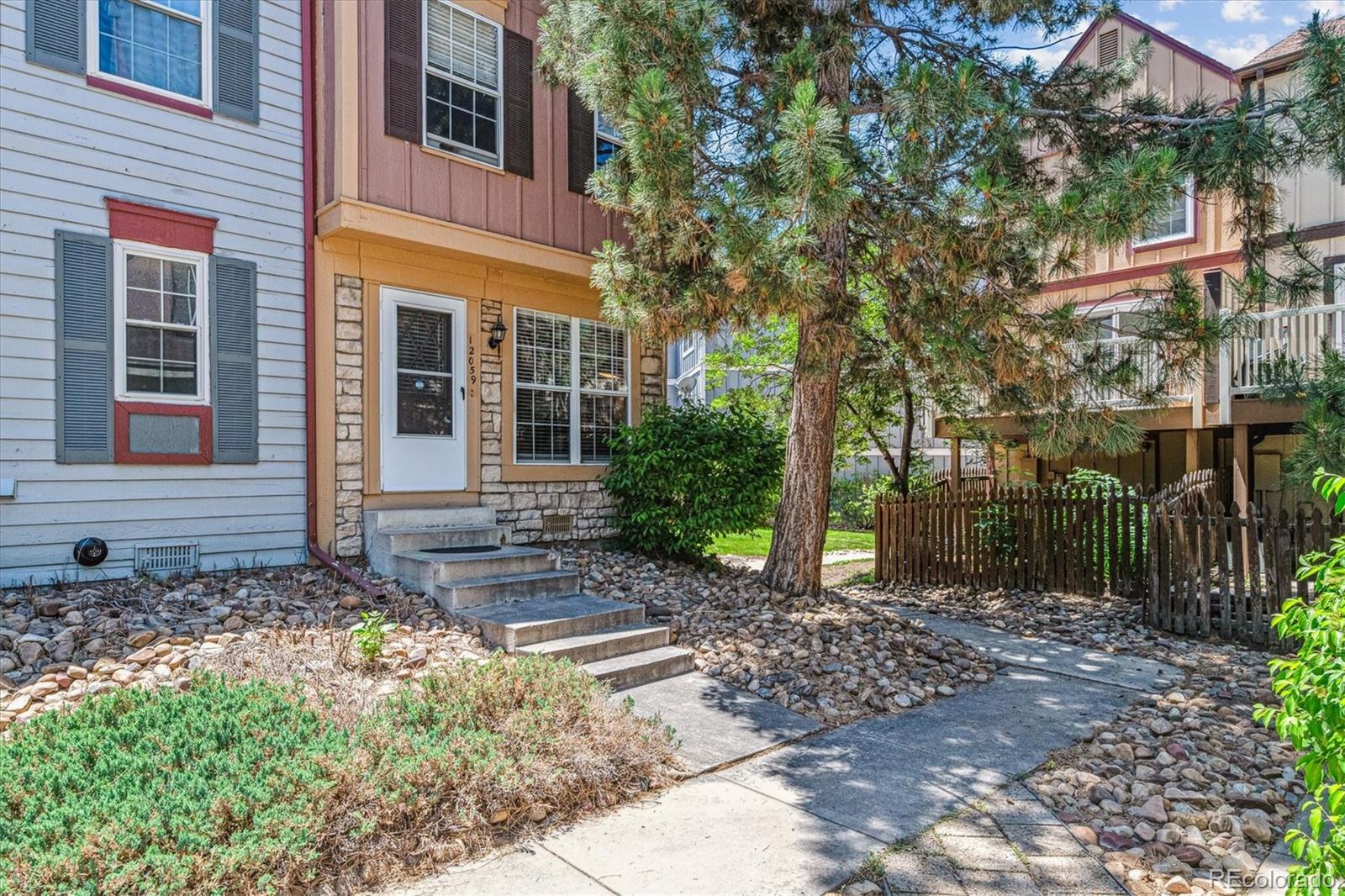 12059 E Hoye Drive, aurora MLS: 2295814 Beds: 2 Baths: 2 Price: $310,000