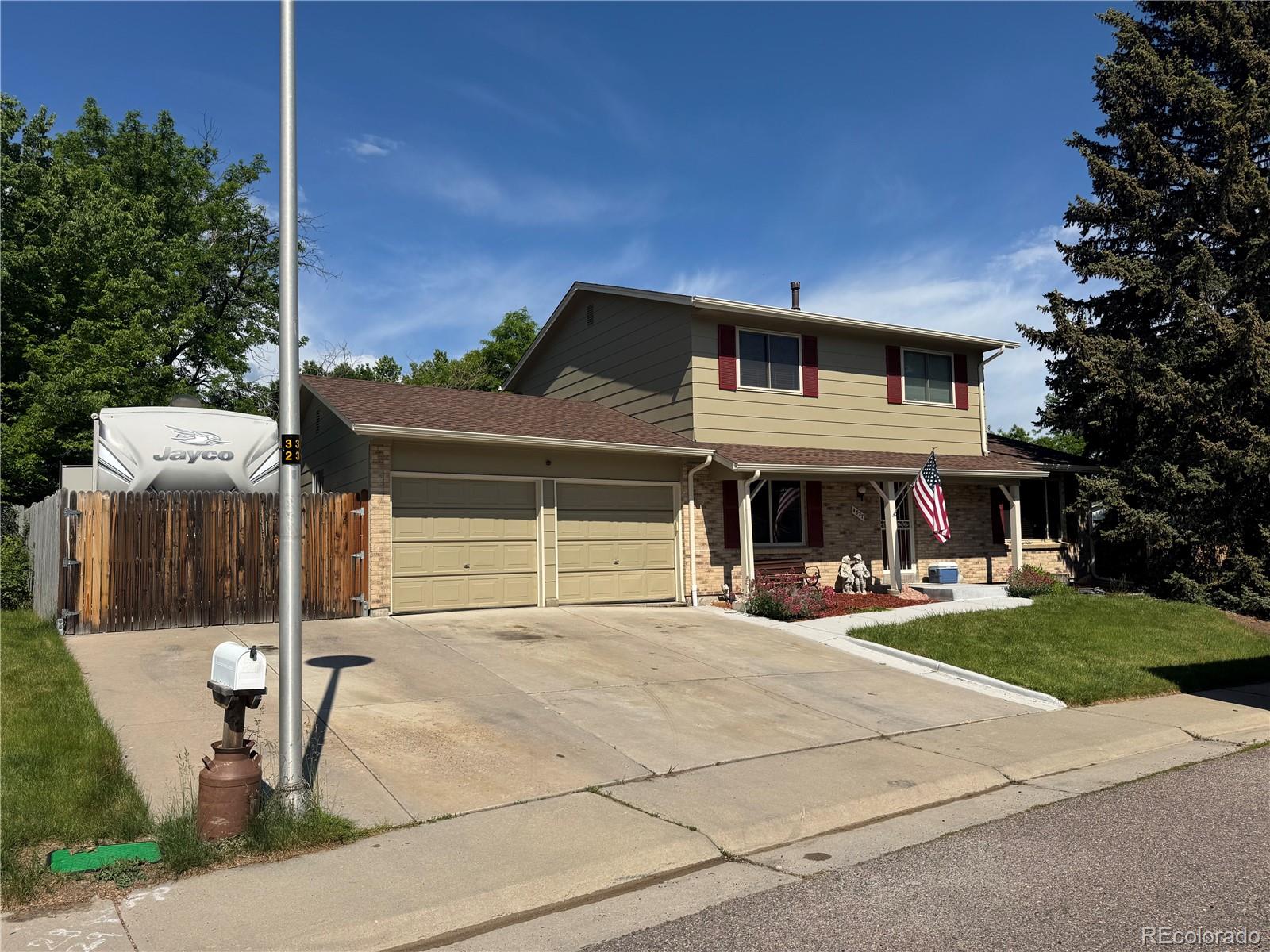 4827 S Lewis Court, littleton MLS: 9583391 Beds: 3 Baths: 3 Price: $620,000