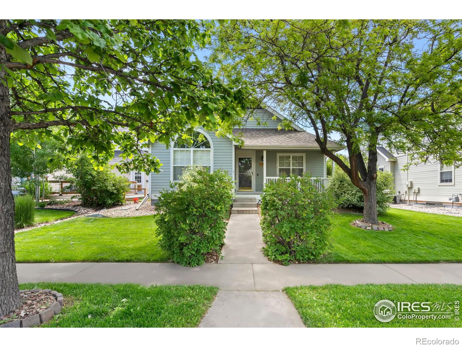 1301  Fairfield Avenue, windsor MLS: 4567891036605 Beds: 3 Baths: 2 Price: $540,000