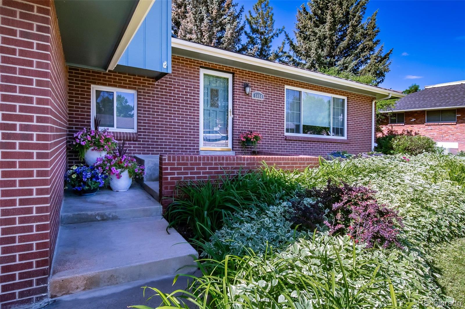 5404 W Rowland Place, littleton MLS: 4849176 Beds: 3 Baths: 3 Price: $750,000