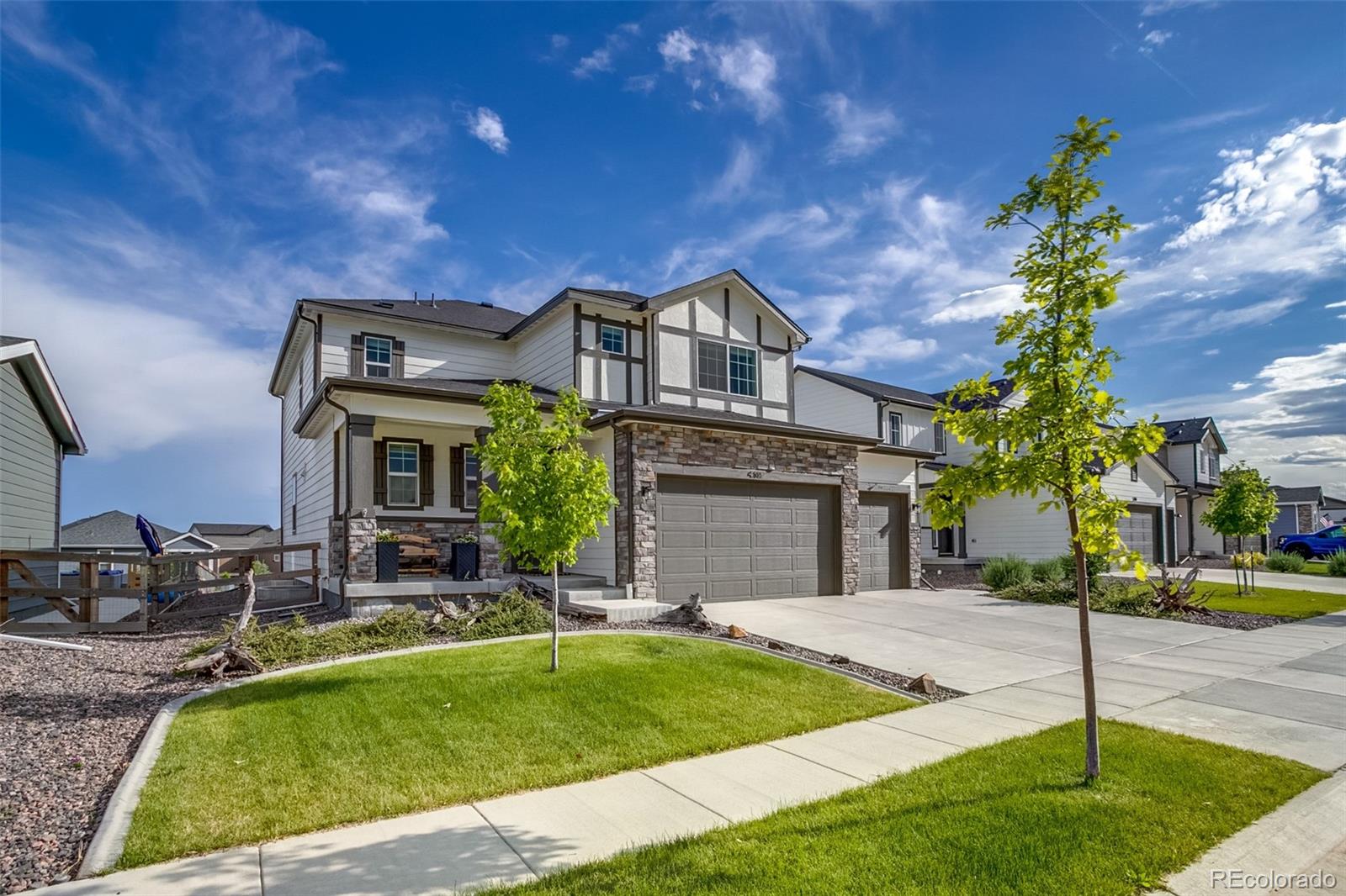 5392  Sanctuary Avenue, firestone MLS: 8915678 Beds: 4 Baths: 3 Price: $640,000
