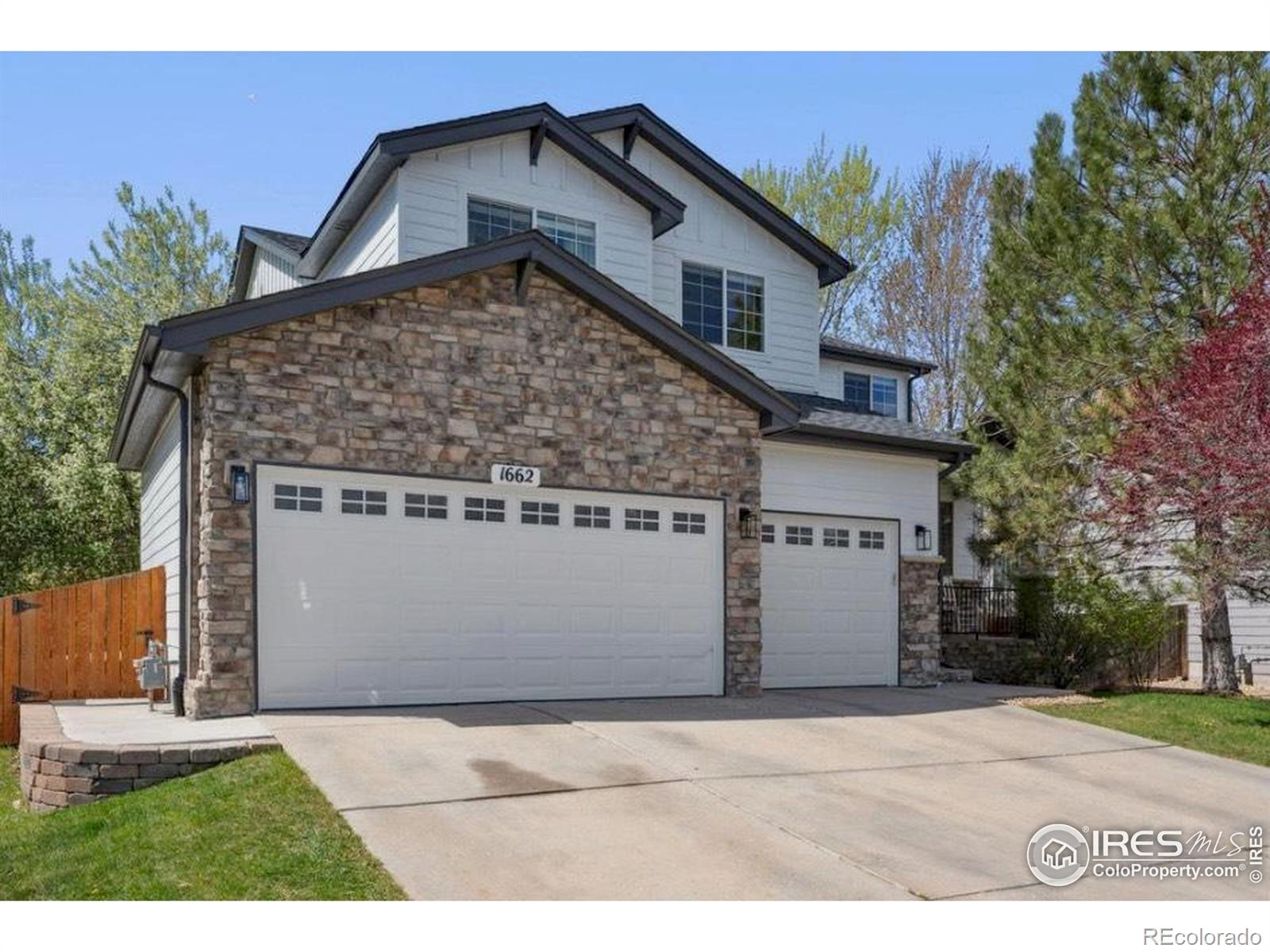 1662  Crestview Lane, erie MLS: 4567891036640 Beds: 6 Baths: 4 Price: $825,000