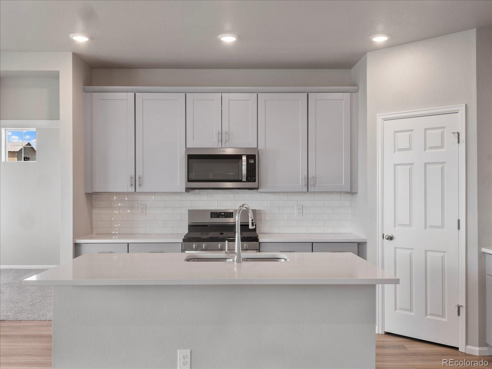 17557 E 89th Way, commerce city MLS: 7814410 Beds: 3 Baths: 2 Price: $551,990