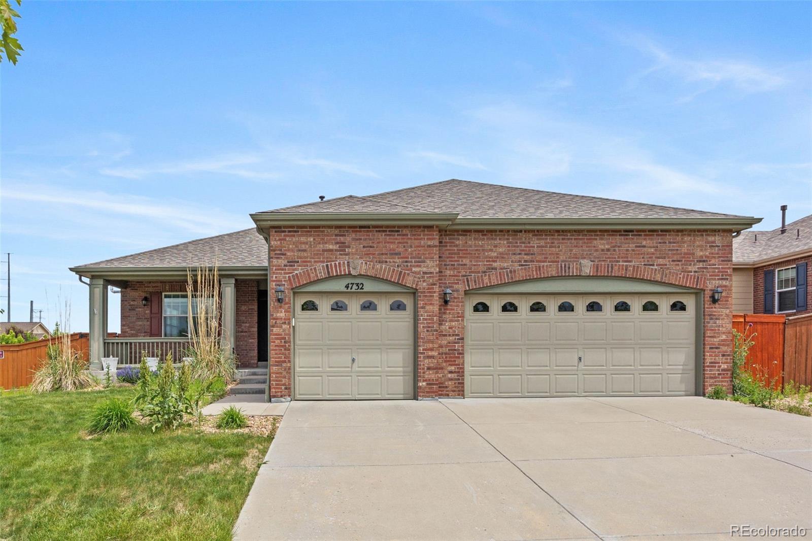 4732 S Coolidge Street, aurora MLS: 9758631 Beds: 3 Baths: 2 Price: $575,000