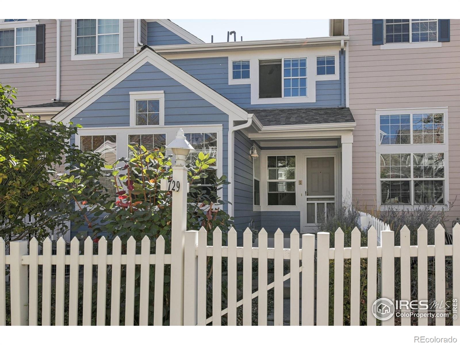 729  Snowberry Street, longmont MLS: 4567891036777 Beds: 3 Baths: 3 Price: $450,000