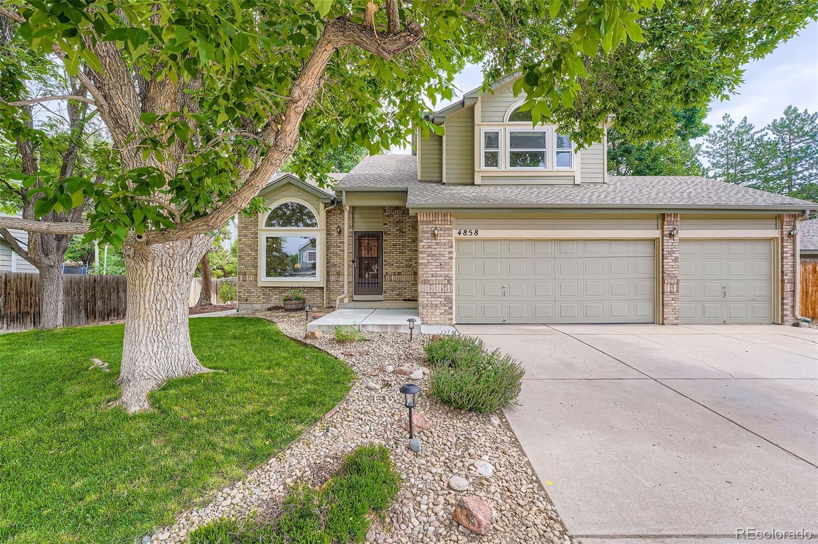 4858 S Queen Street, littleton MLS: 5152945 Beds: 3 Baths: 3 Price: $675,000