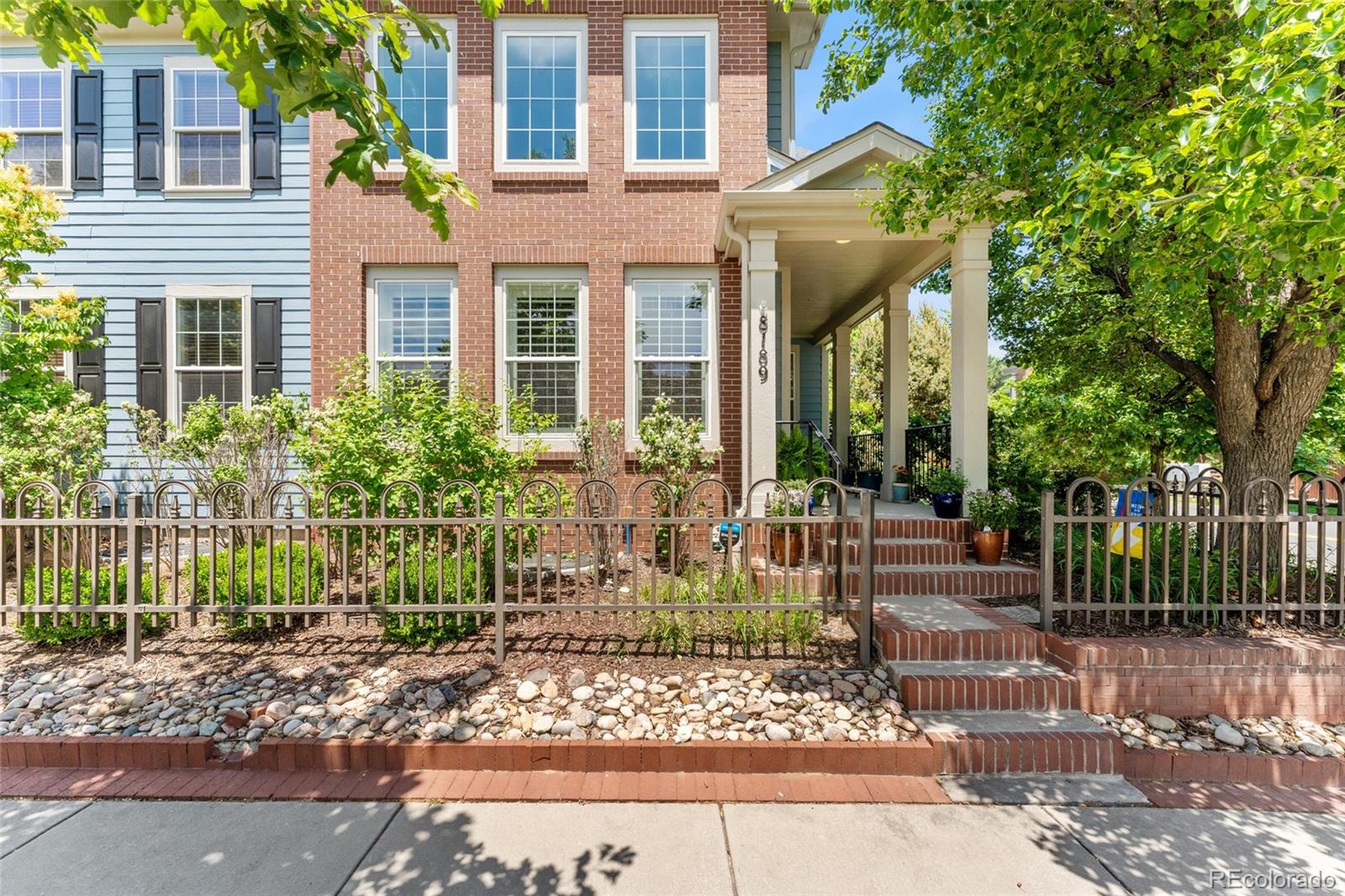 8189 E 29th Avenue, denver MLS: 5539833 Beds: 3 Baths: 4 Price: $690,000