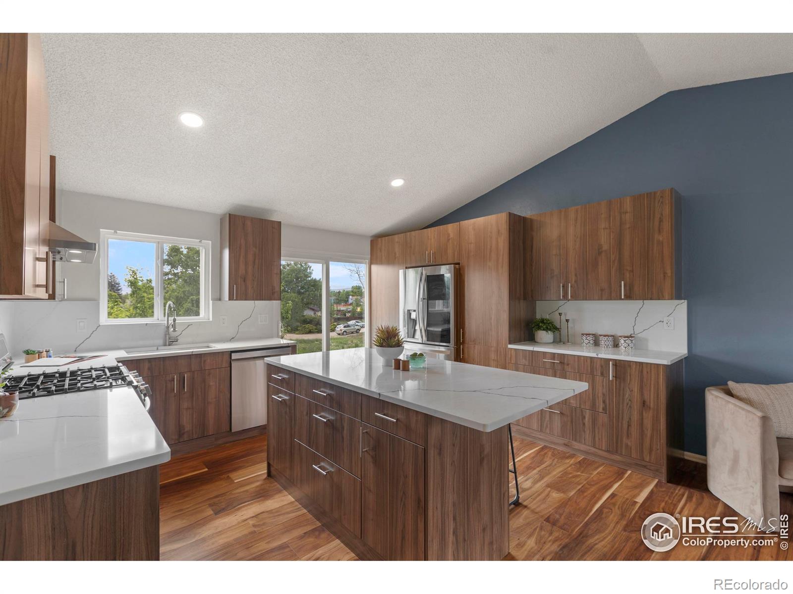 2037  Spencer Street, longmont MLS: 4567891036805 Beds: 3 Baths: 2 Price: $500,000