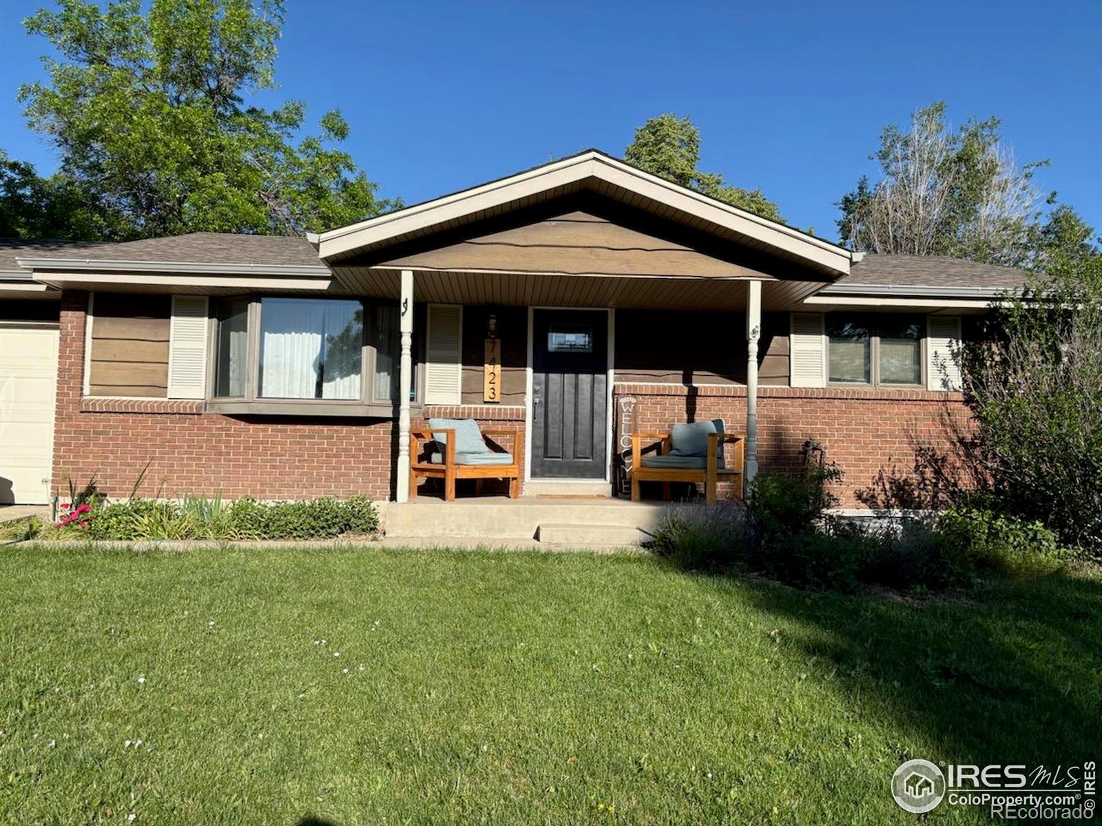 7423  Saulsbury Street, arvada MLS: 4567891036873 Beds: 2 Baths: 2 Price: $550,000