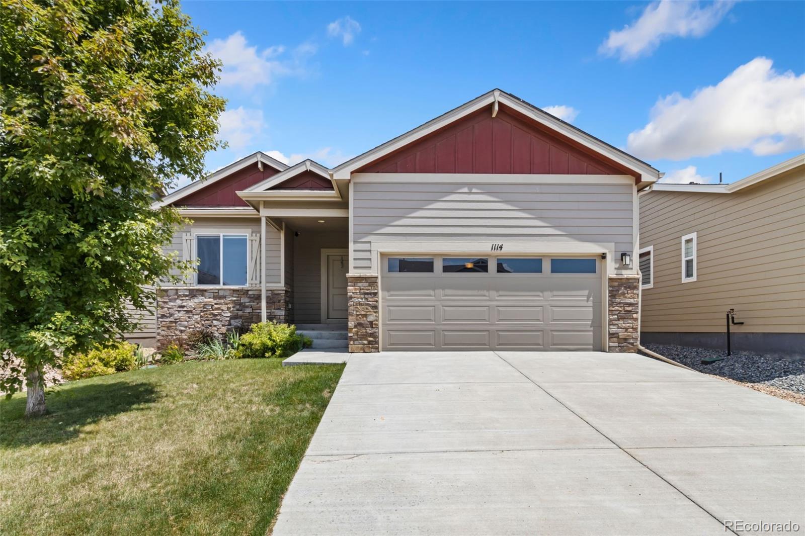 1114  103rd Avenue Court, greeley MLS: 4092868 Beds: 2 Baths: 2 Price: $475,000