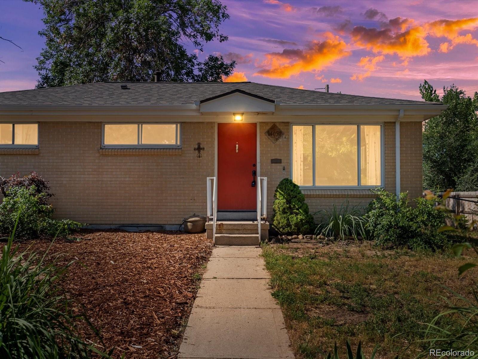14050 E 25th Place, aurora MLS: 2655276 Beds: 5 Baths: 2 Price: $395,000