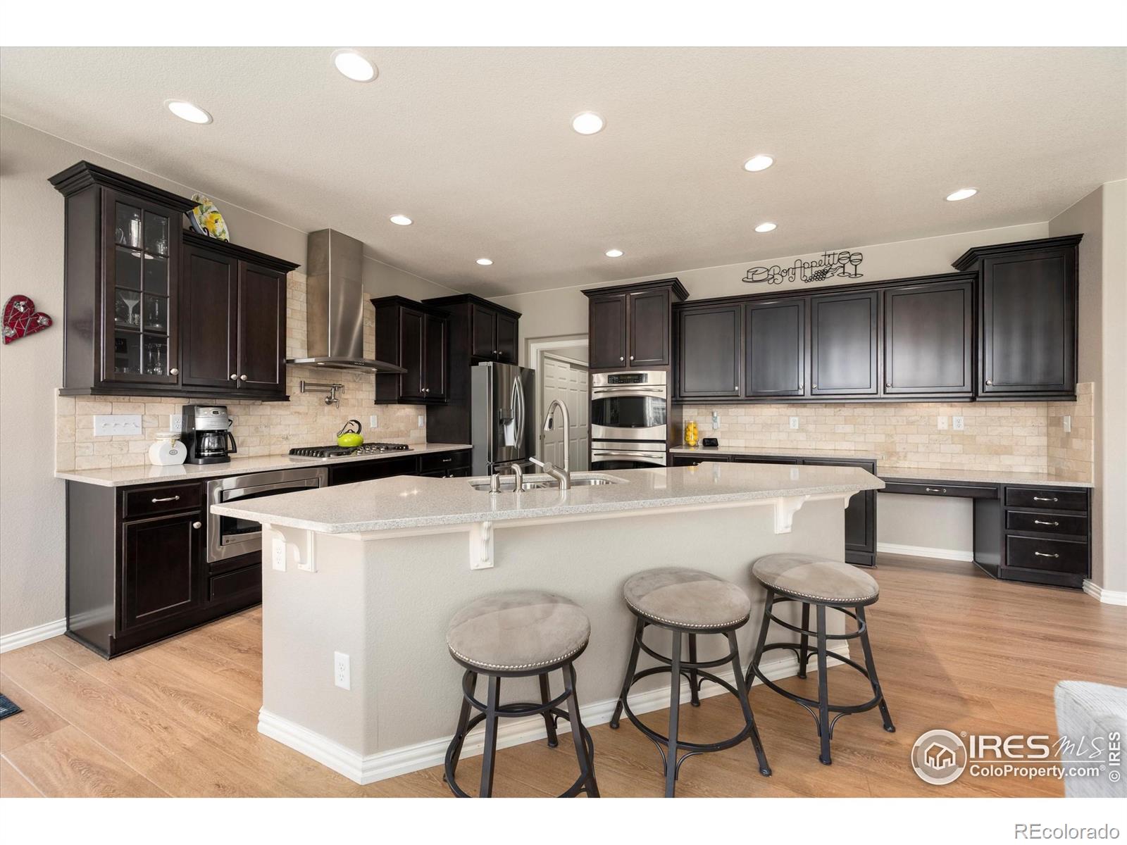 2009  Seapines Court, windsor MLS: 4567891036905 Beds: 4 Baths: 4 Price: $785,000