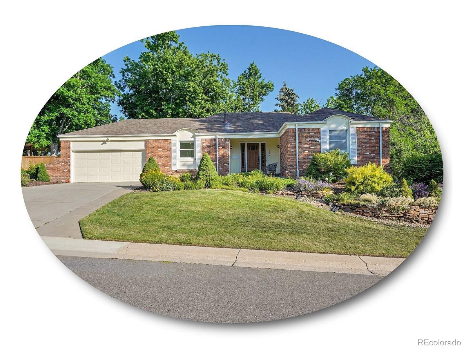 6844 S Detroit Circle, centennial MLS: 4383544 Beds: 4 Baths: 3 Price: $825,000