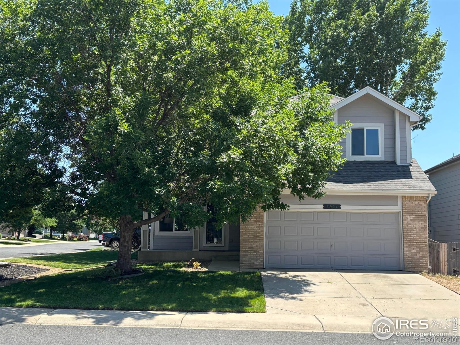 6924  Quigley Circle, firestone MLS: 4567891037005 Beds: 4 Baths: 4 Price: $554,900