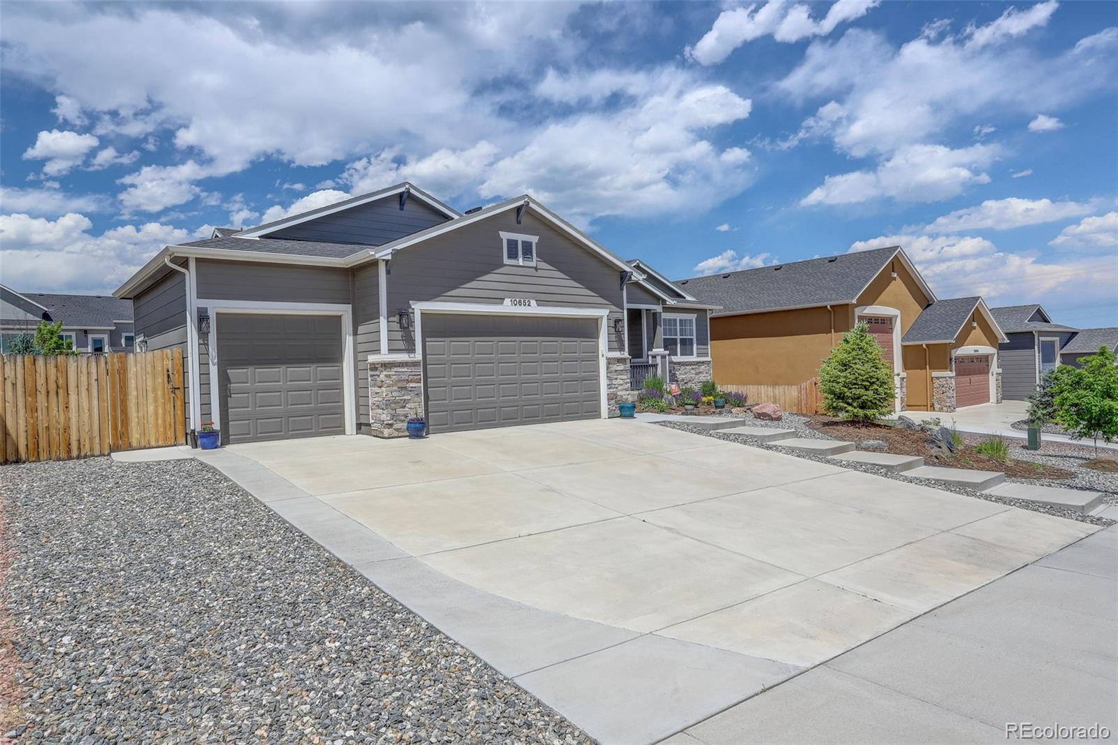 10652  Wingfiel Lane, peyton  House Search MLS Picture
