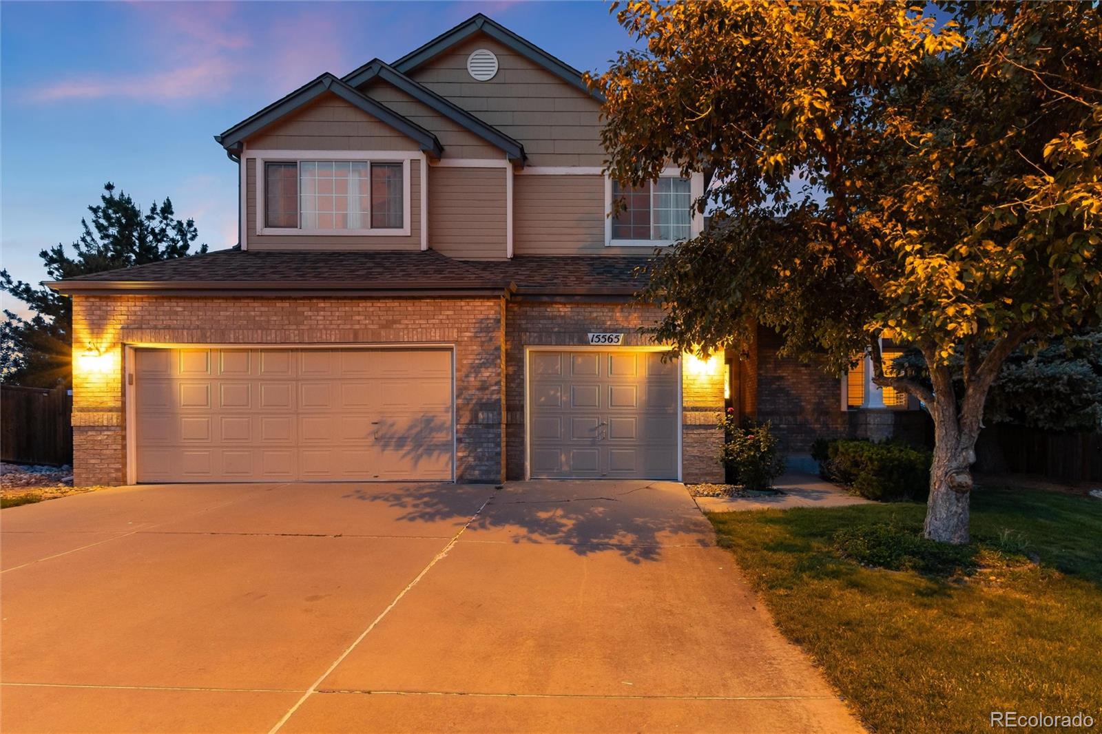 15565  Flowerhill Circle, parker MLS: 9687847 Beds: 4 Baths: 4 Price: $699,900