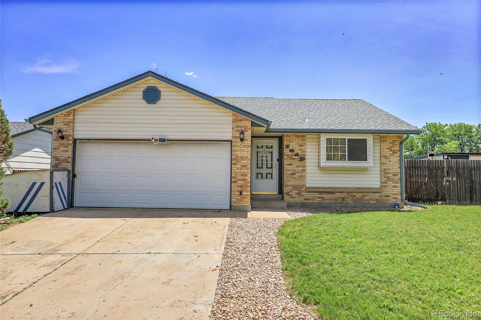 7610 S Garland Street, littleton MLS: 7322285 Beds: 3 Baths: 2 Price: $630,000