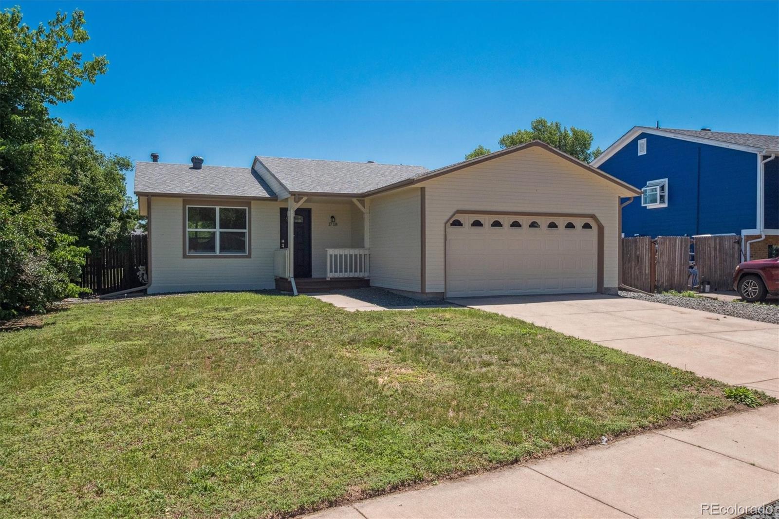 1718 S Flanders Way, aurora MLS: 9278394 Beds: 4 Baths: 2 Price: $450,000