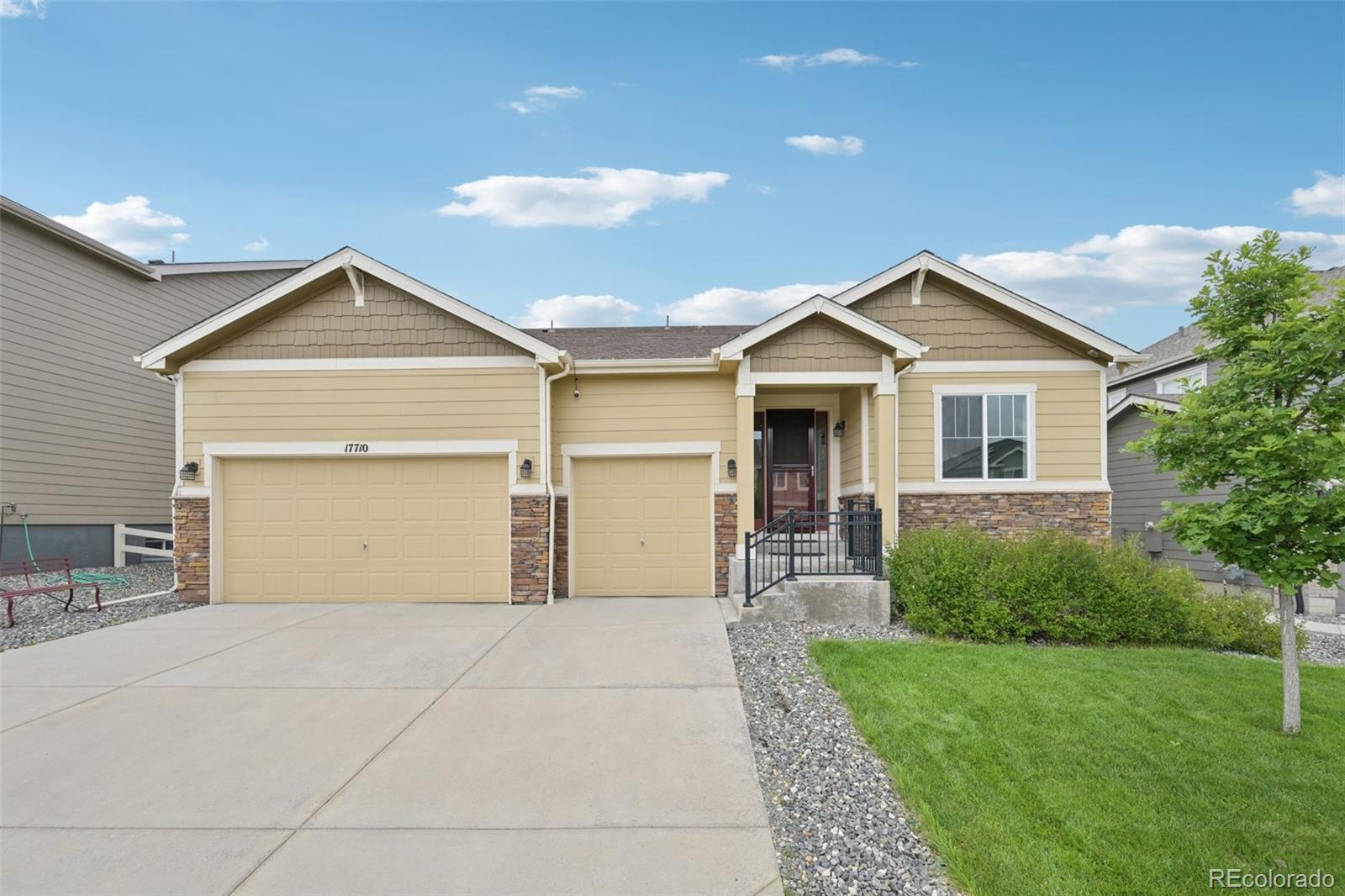 17710 E Emilia Drive, parker MLS: 7821503 Beds: 3 Baths: 4 Price: $835,000