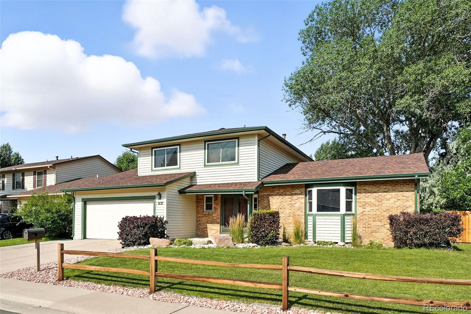 5137 S Sedalia Court, centennial MLS: 4413049 Beds: 4 Baths: 3 Price: $550,000