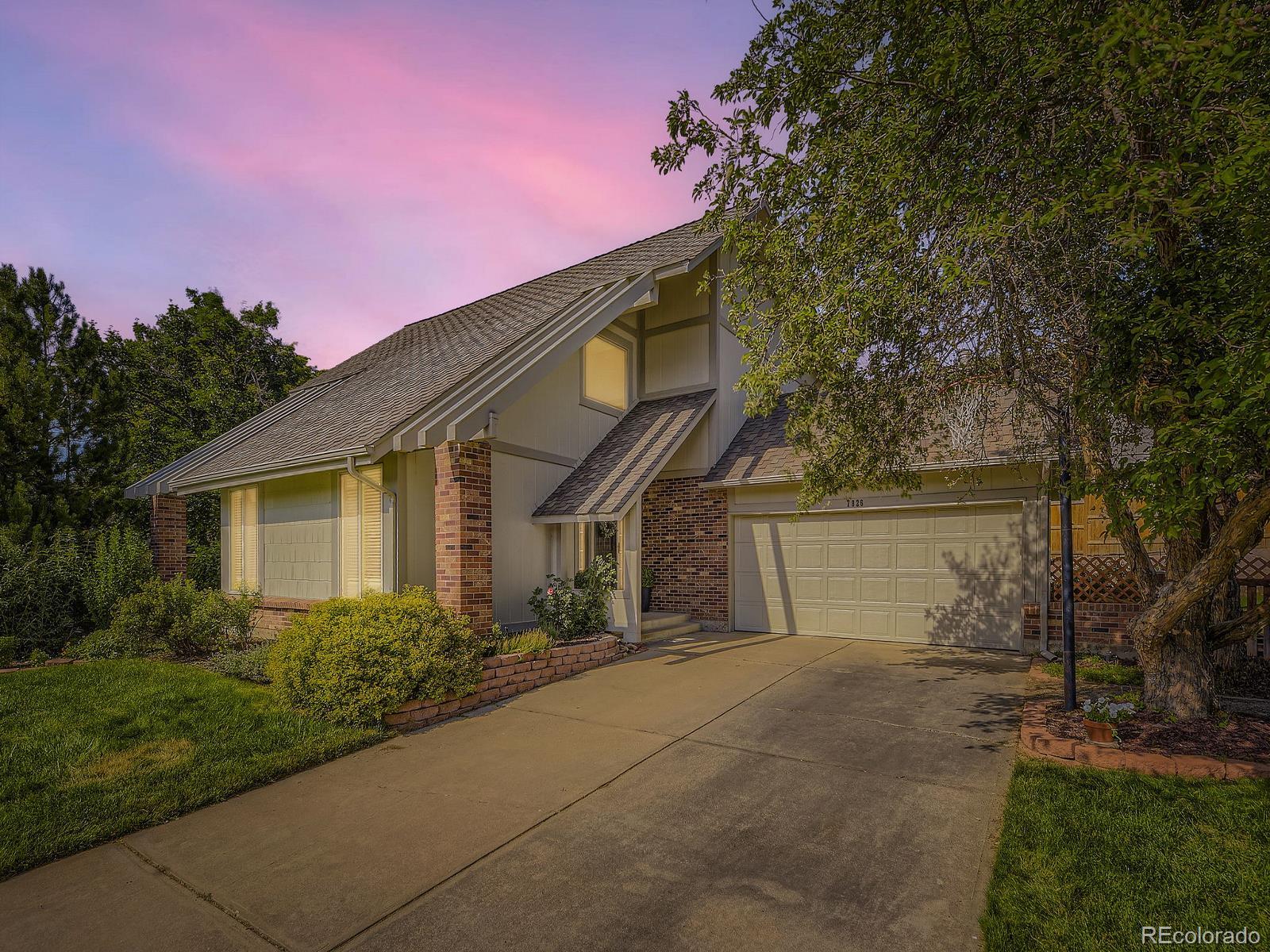 7826 S Niagara Way, centennial MLS: 6383358 Beds: 4 Baths: 4 Price: $824,900