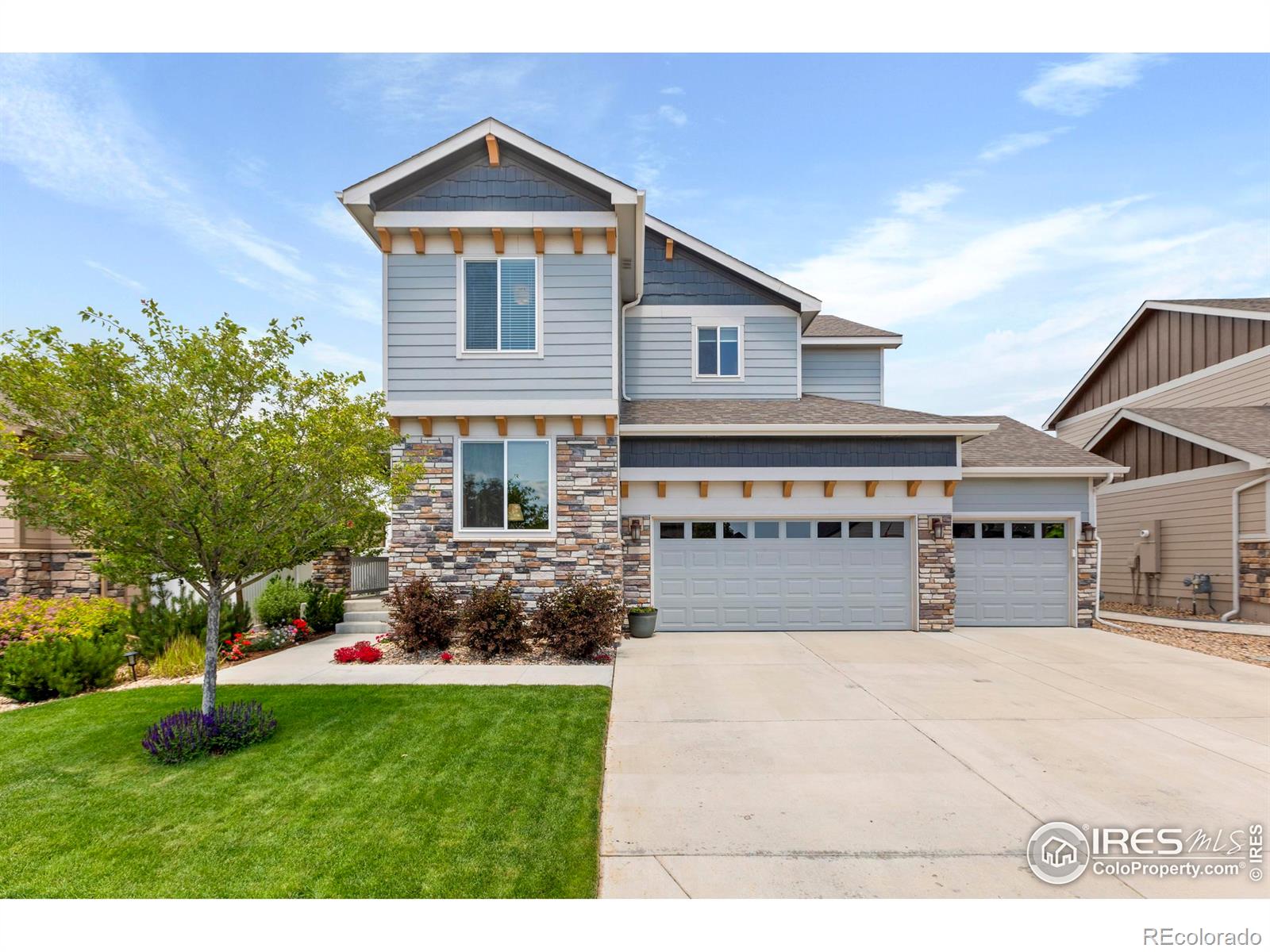 6042  Carmon Drive, windsor MLS: 4567891037117 Beds: 4 Baths: 3 Price: $668,000