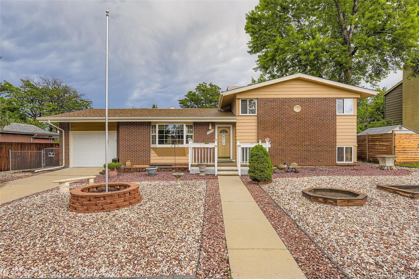 6072  Pierson Court, arvada MLS: 2548924 Beds: 5 Baths: 2 Price: $735,000