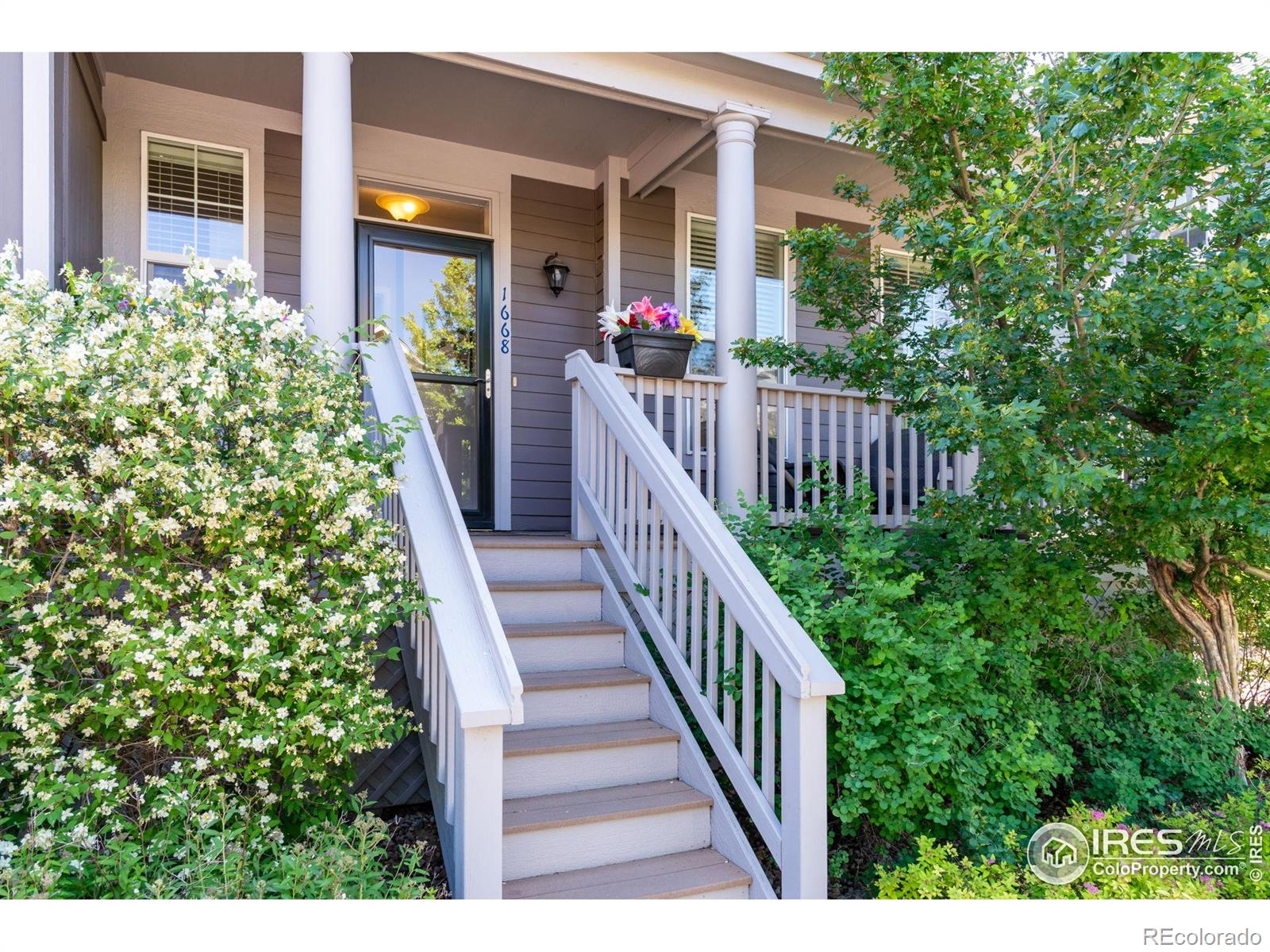1668  Saratoga Drive, lafayette MLS: 4567891037178 Beds: 3 Baths: 3 Price: $575,000
